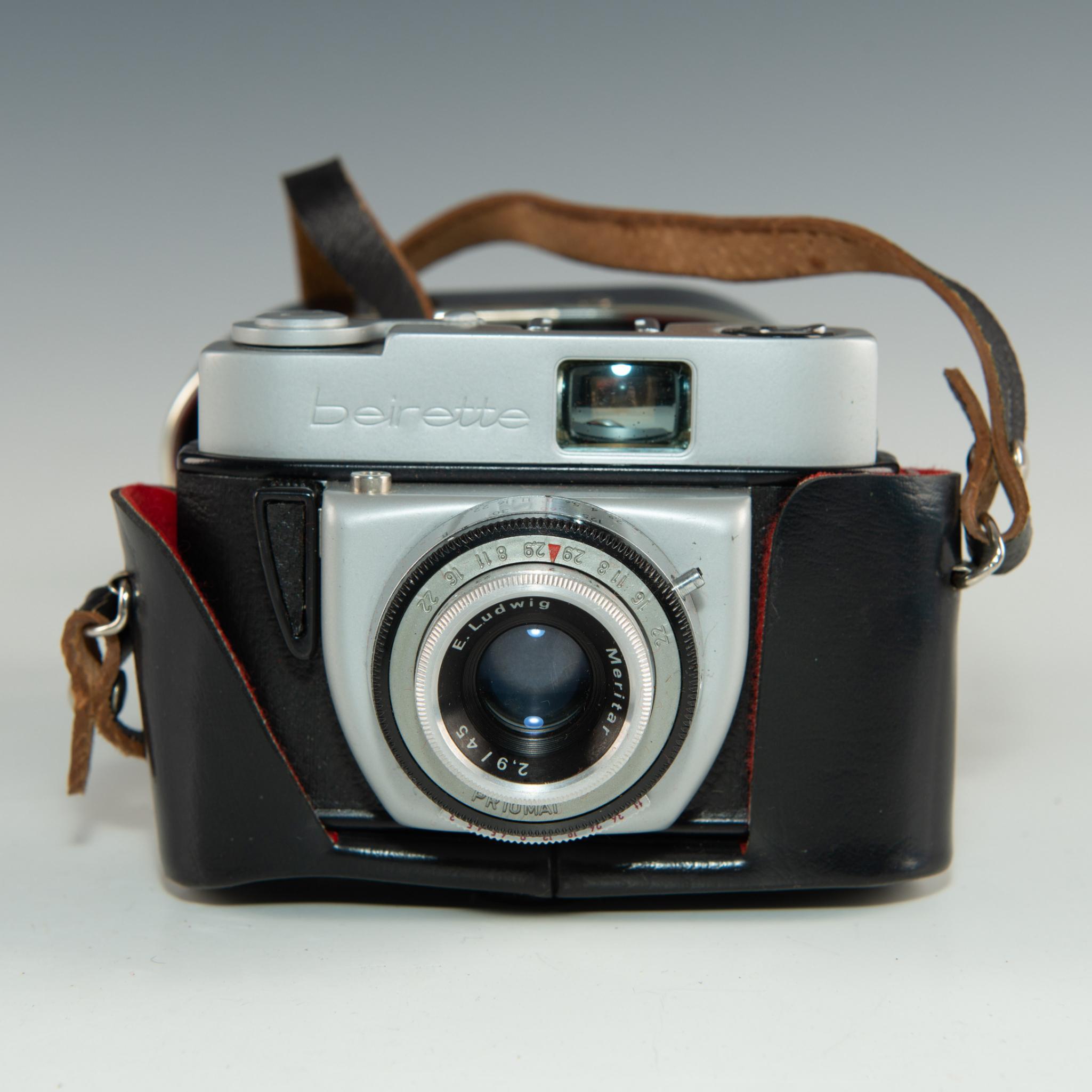 PAIR OF VINTAGE GERMAN COMPACT 35MM CAMERAS - Image 3 of 9