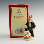 ROYAL DOULTON BUNNYKINS FIGURINE MAGICIAN DB159