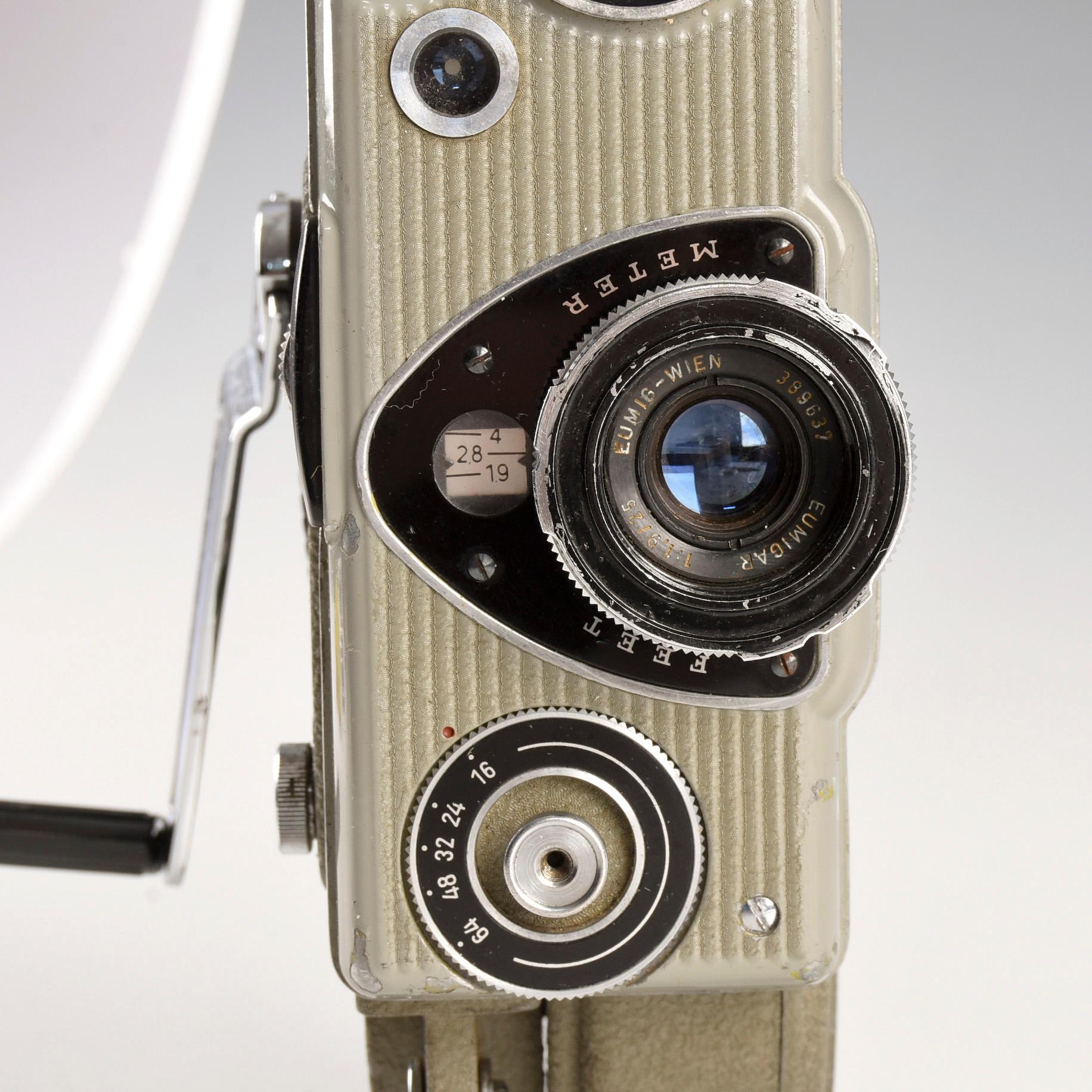 VINTAGE AUSTRIAN EUMIG C 16 MOTION PICTURE CAMERA - Image 4 of 6
