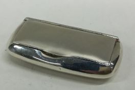 A Georgian style rectangular hinged top snuffbox.