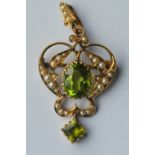 An attractive Victorian 15 carat peridot and pearl