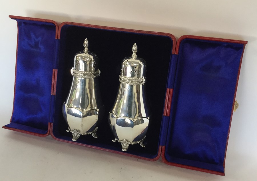 An attractive boxed pair of silver sugar casters w - Image 2 of 2