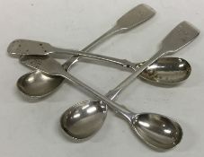Four silver fiddle pattern salt spoons. Various da