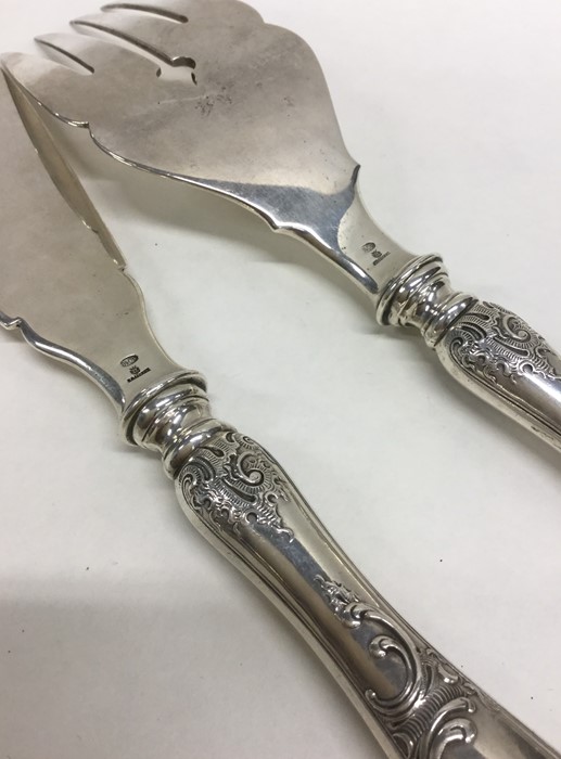 FABERGÉ: A pair of rare silver fish servers, the h - Image 2 of 2