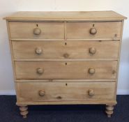 A pine chest of six drawers on turned supports. Es