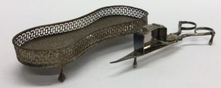 A pair of Georgian silver plated candle snuffers t