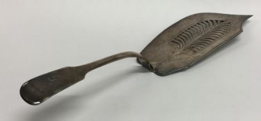 A Georgian silver fiddle pattern fish slice. Londo