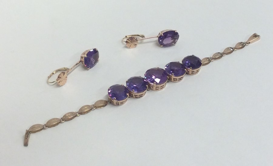 A good five stone 9 carat gold bracelet together w - Image 2 of 2