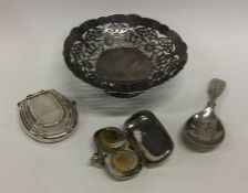 A silver plated vesta case, sovereign case etc. Es