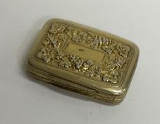 A good quality silver gilt vinaigrette decorated w