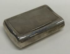 A good early Georgian silver snuff box with gilt i