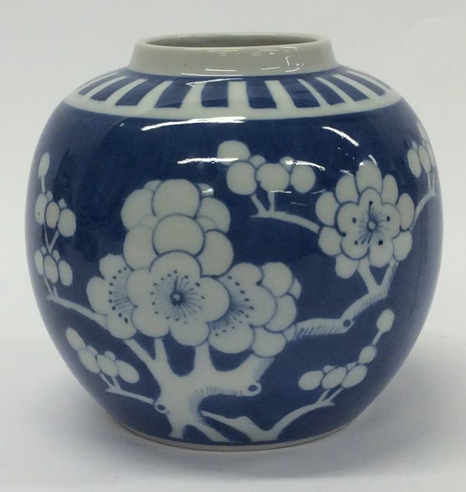 A pair of blue and white ginger jars together with - Image 3 of 5