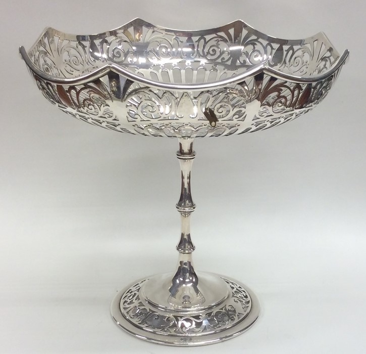 An attractive Edwardian silver fruit basket decora - Image 2 of 3