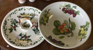 Decorative Portmeirion Christmas plates etc. Est.