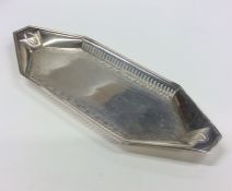 A good quality Georgian style snuffer tray with pi