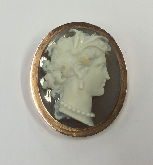 An oval hard stone cameo of a lady's head in gold - Image 3 of 3