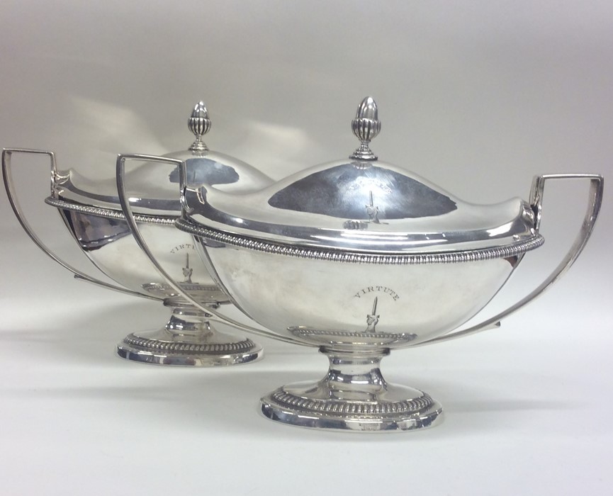 A good pair of Georgian silver sauce tureens and c - Image 2 of 2