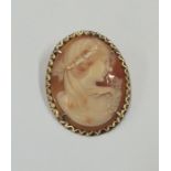 A 9 carat framed cameo. Approx. 7 grams. Est. £20