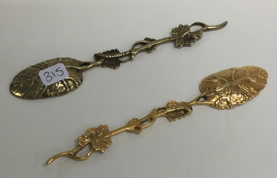 A pair of Antique silver gilt spoons decorated wit - Image 2 of 2