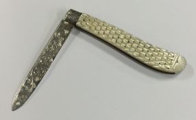 An attractive Edwardian silver fruit knife with te