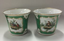 A pair of decorated gilt planters. Est. £25 - £35.