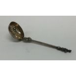 A good quality Edwardian apostle top sifter spoon.