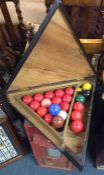 A good boxed set of snooker balls. Est. £30 - £50.