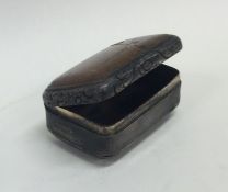 An Antique silver and agate snuff box with gilt in