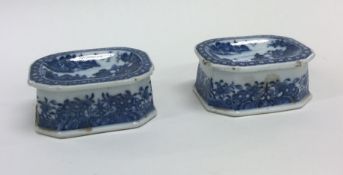 A pair of Nanking Chinese blue and white trencher