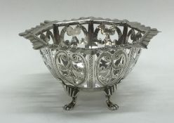 An Edwardian pierced silver bonbon dish with crimp