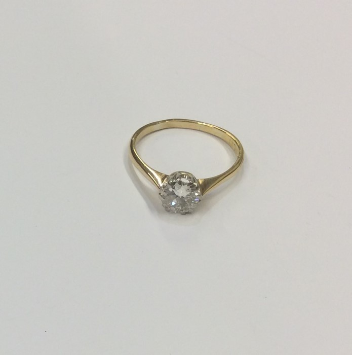 A good diamond single stone ring in attractive six - Image 2 of 2