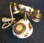 An unusual 'Old Country Roses' telephone. Est. £30