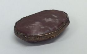 An Antique agate mounted hinged top snuff box. Est