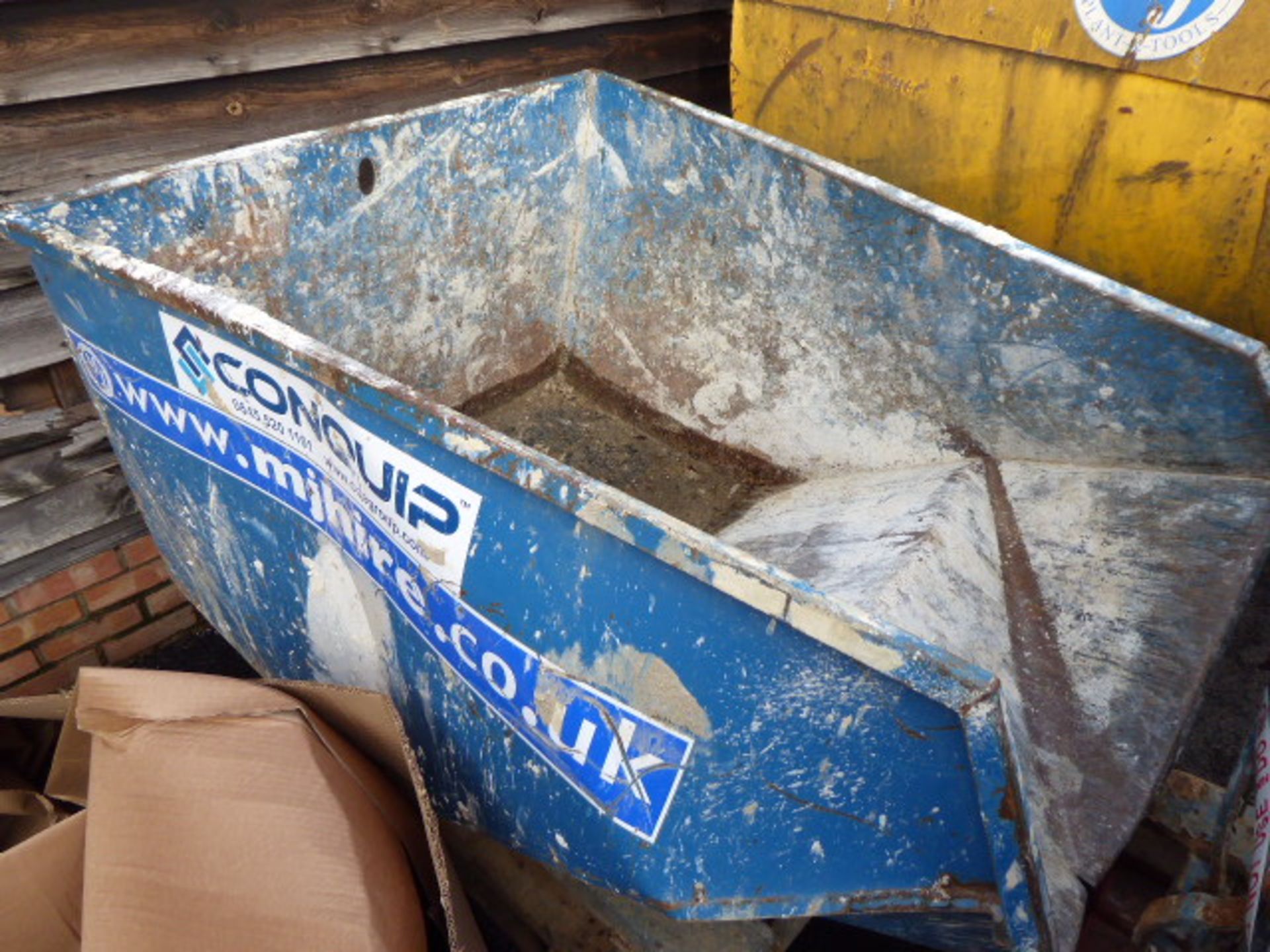 (7) Conquip tipping skip (324611)