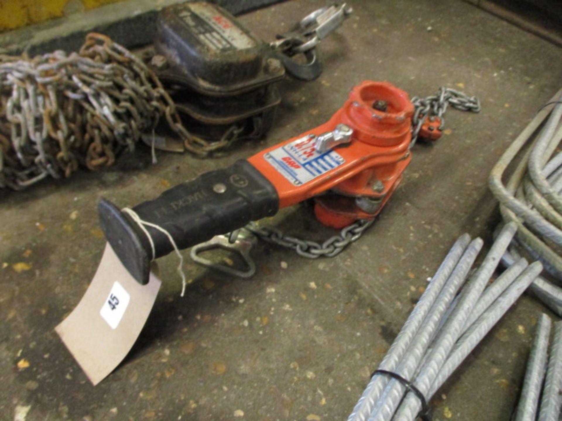 .75 ton red hand operated hoist with chain