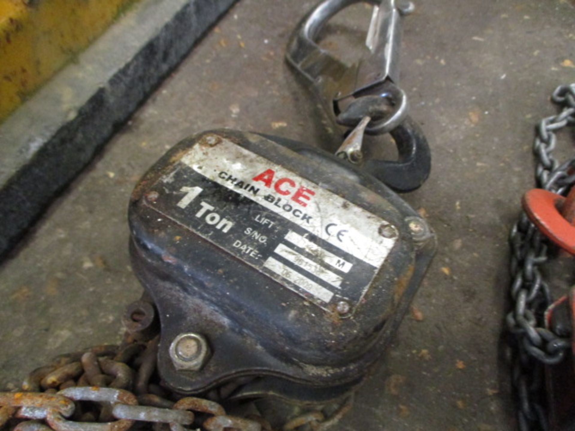 Ace one ton chain block and tackle - Image 2 of 2