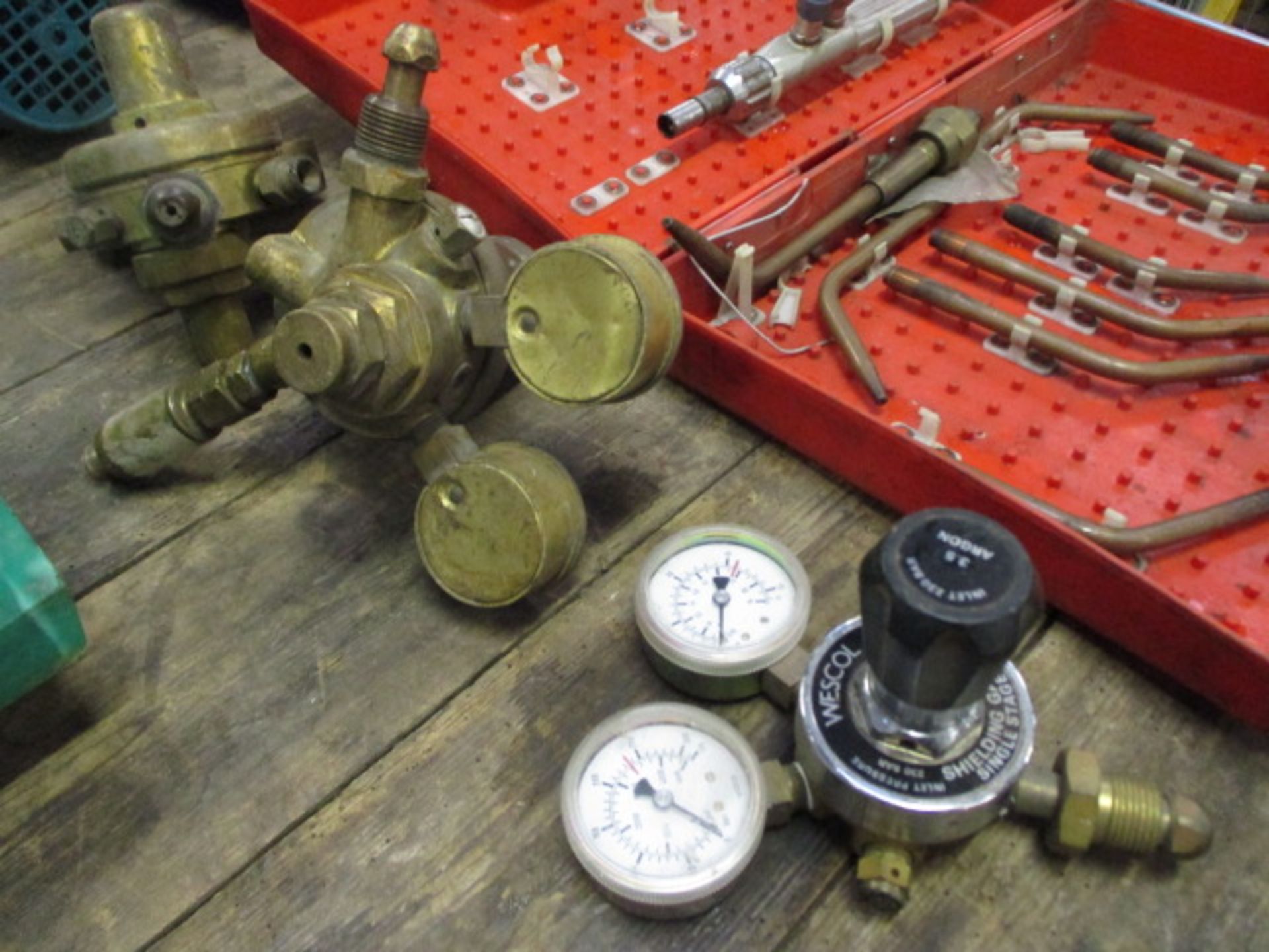 Toolbox containing oxyacetylene and 3 assorted gauges - Image 2 of 2