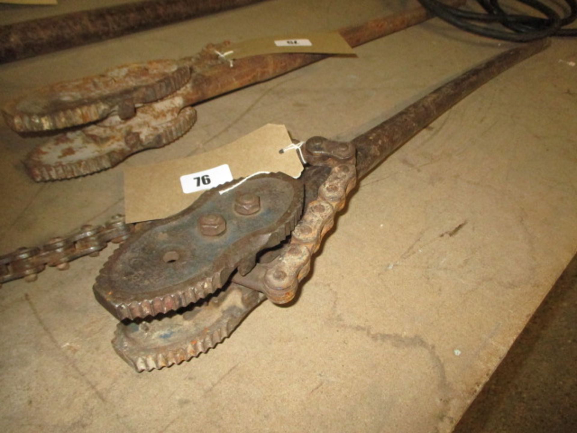 Record 232 pipe chain wrench