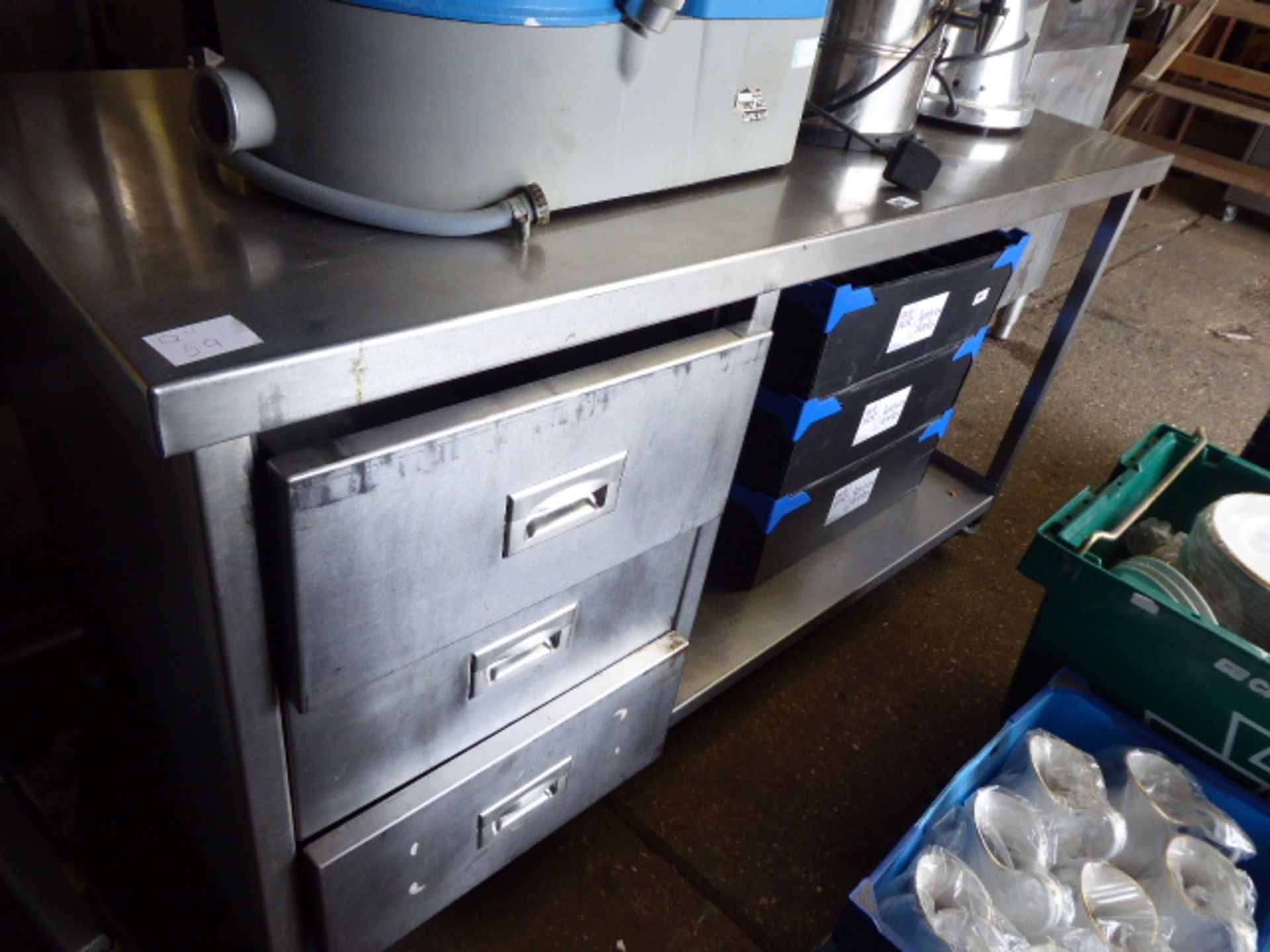 150cm stainless steel mobile preparation table with 3 drawers and shelf under on castors