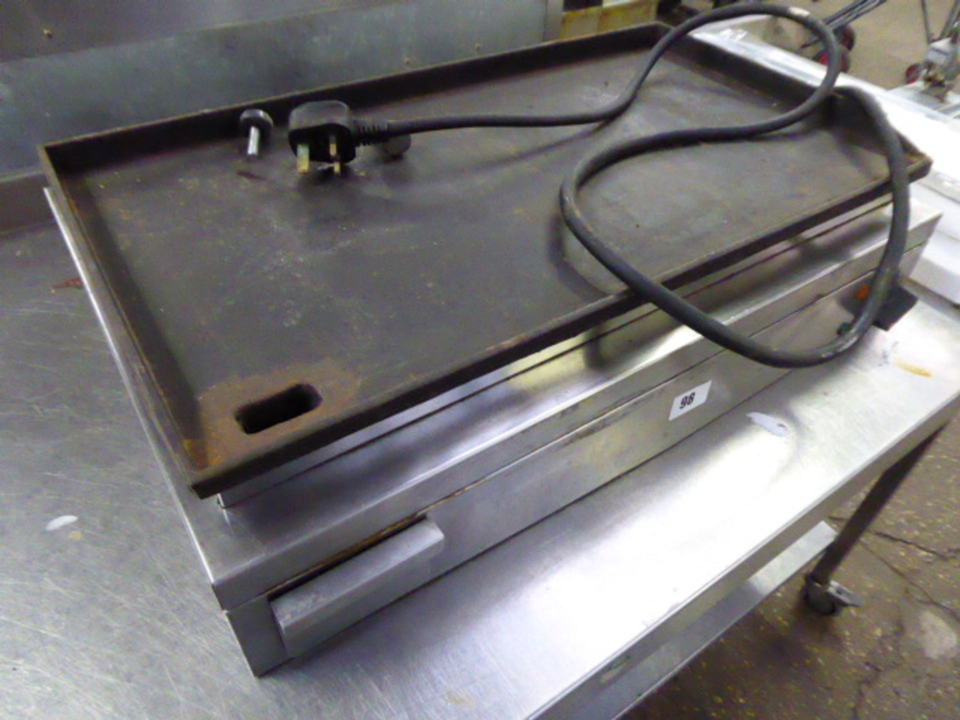 (41) 60cm electric flat plate griddle