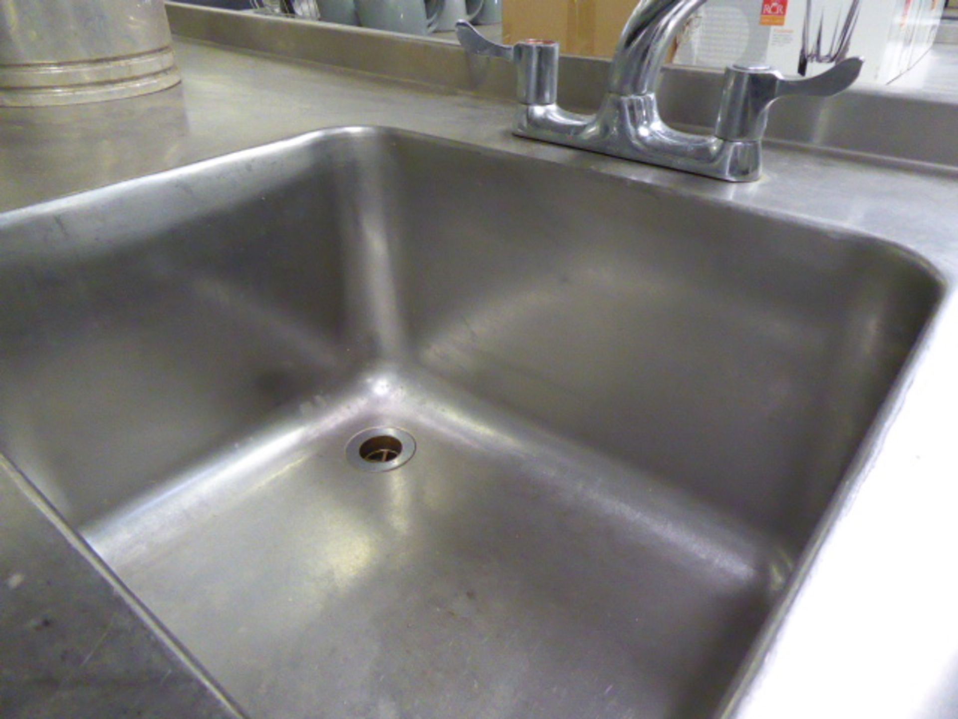 150cm stainless steel single well sink with tap set and preparation area - Image 2 of 2