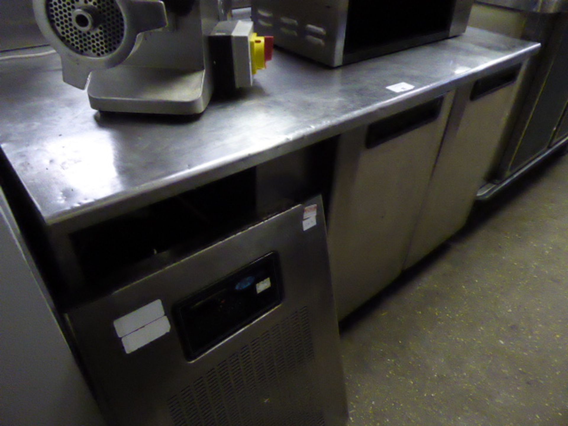 140cm Foster counter fridge with stainless steel prep top and 2 doors under (fail) - Image 2 of 2