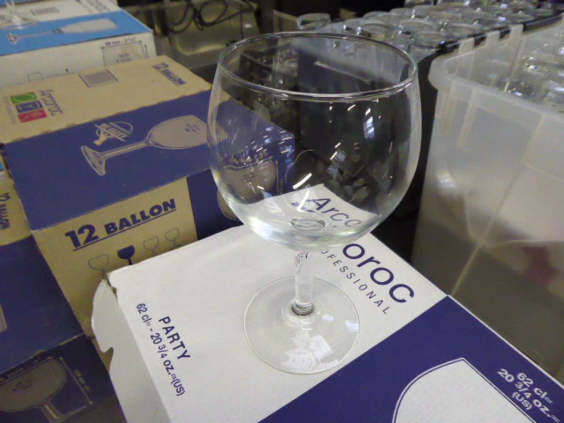 14 boxes of assorted Arcoroc wine glasses - Image 3 of 3