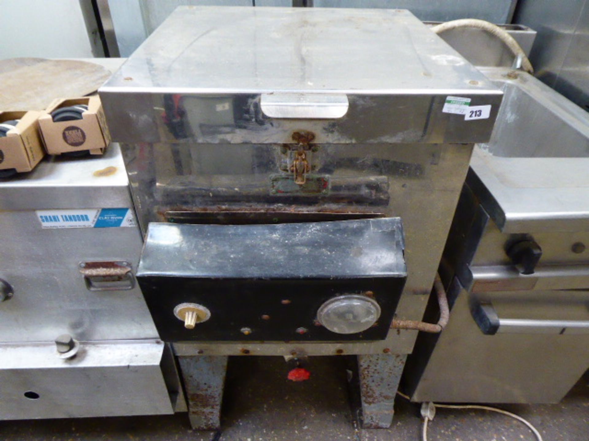 (437) (96) Large electric ham cooker