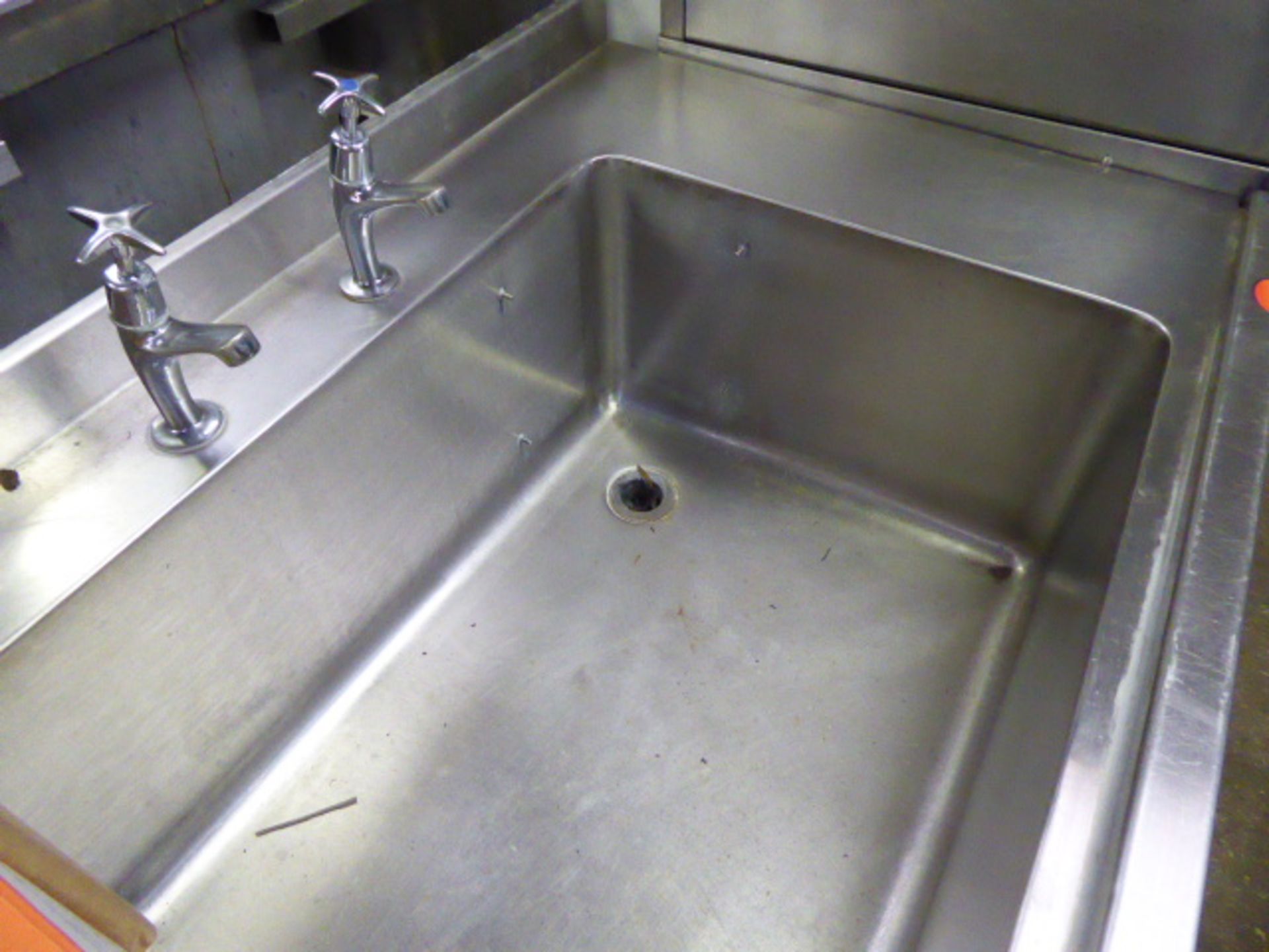 60cm Maidaid Halcyon D2020 lift top pass through dish washer with associated 150cm single bowl - Image 2 of 4