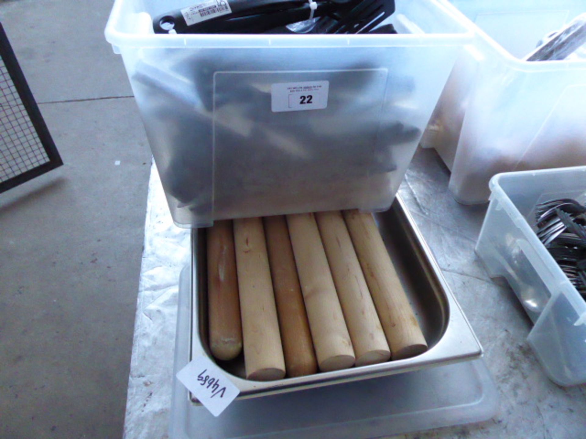 Large box of assorted plastic and metal cooking utensils and a tray of rolling pins - Image 2 of 2