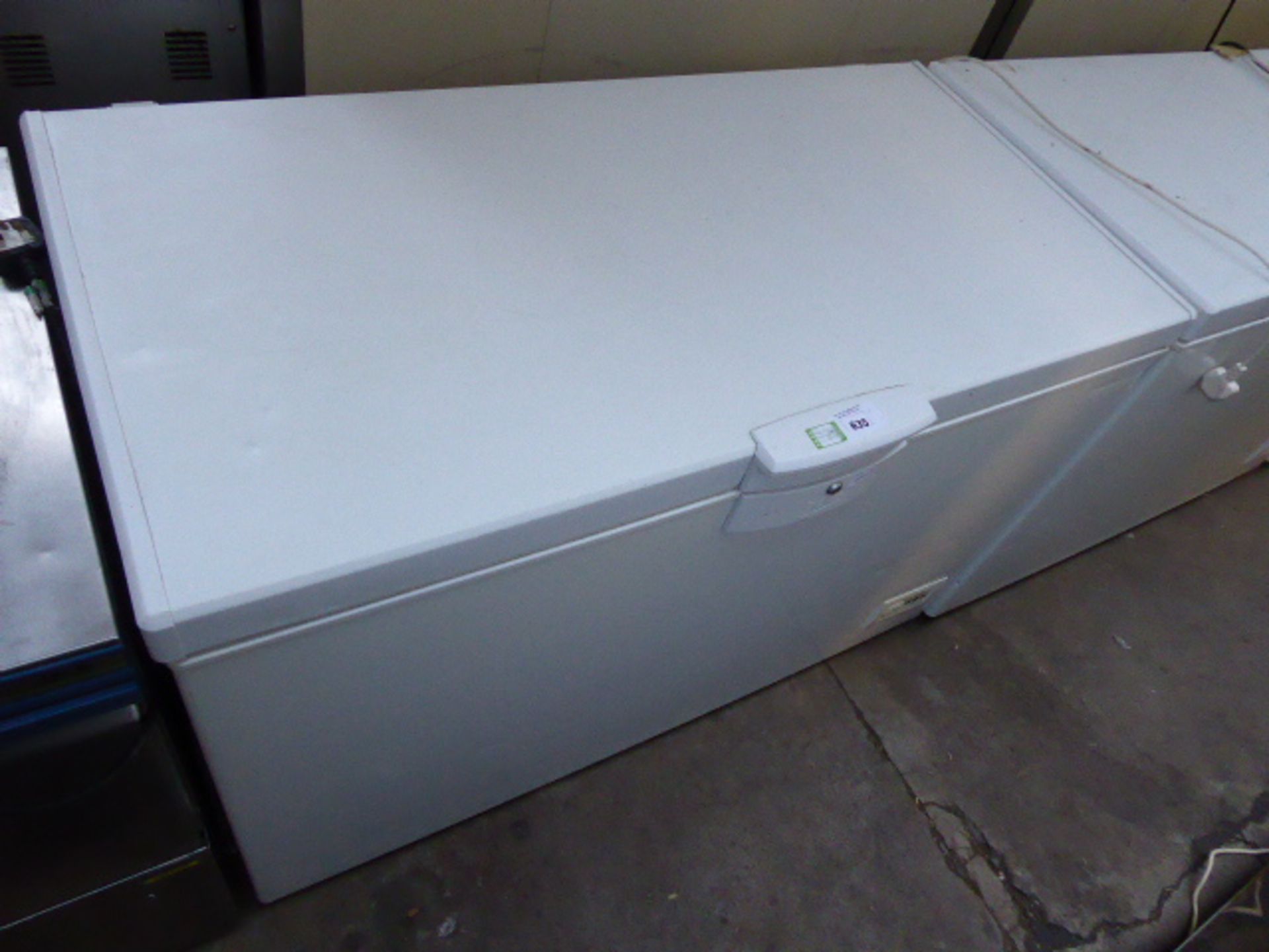 125cm Beko white chest freezer (150)