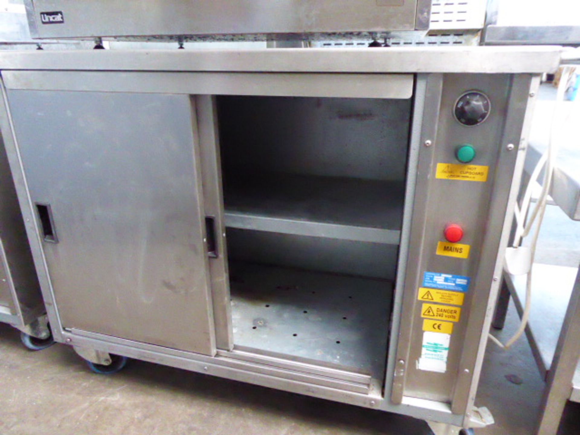 100cm electric mobile hot cupboard with prep top and sliding cupboards under (80) - Image 2 of 2