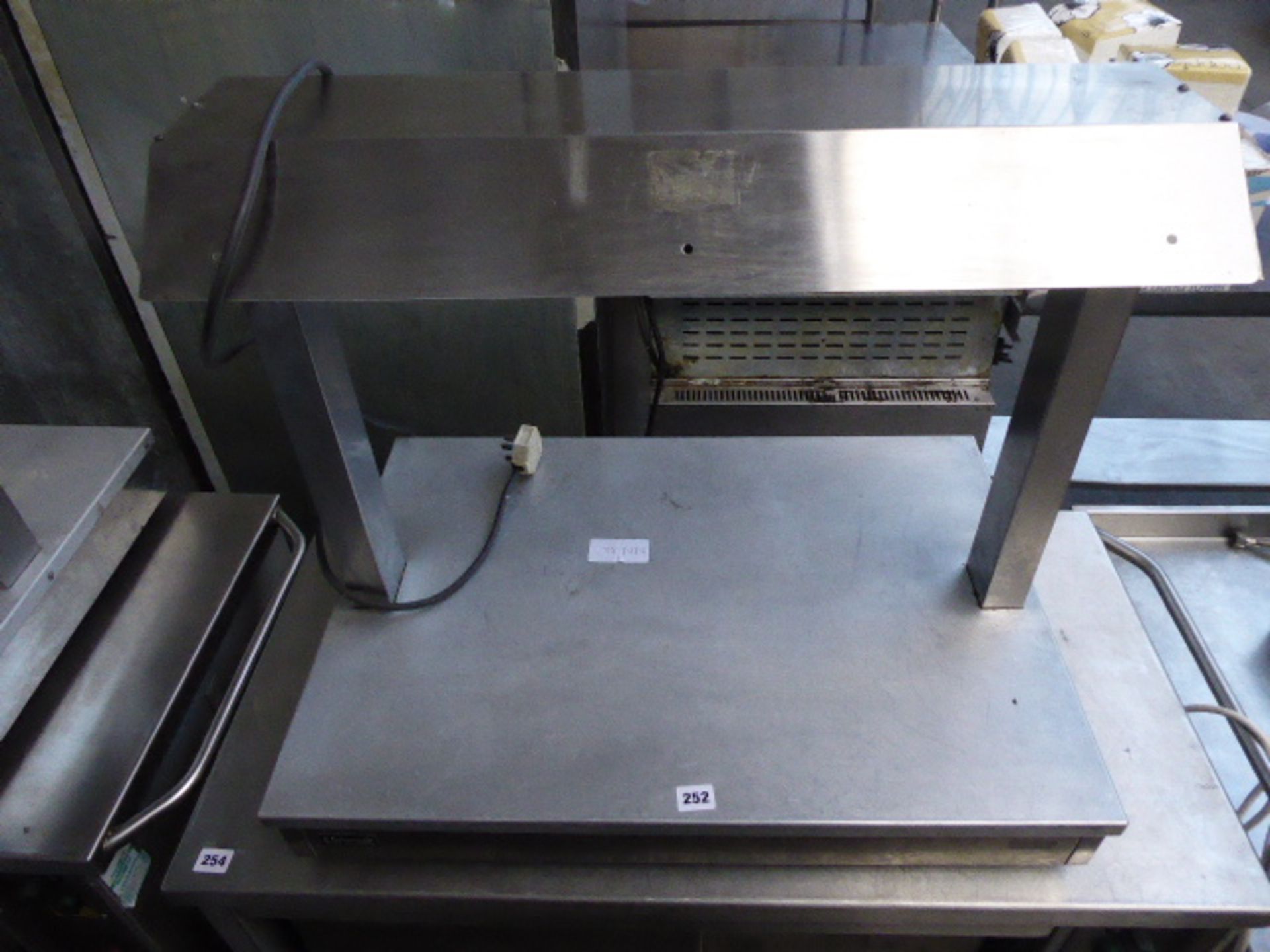 70cm electric Lincat heated carvery unit (82)