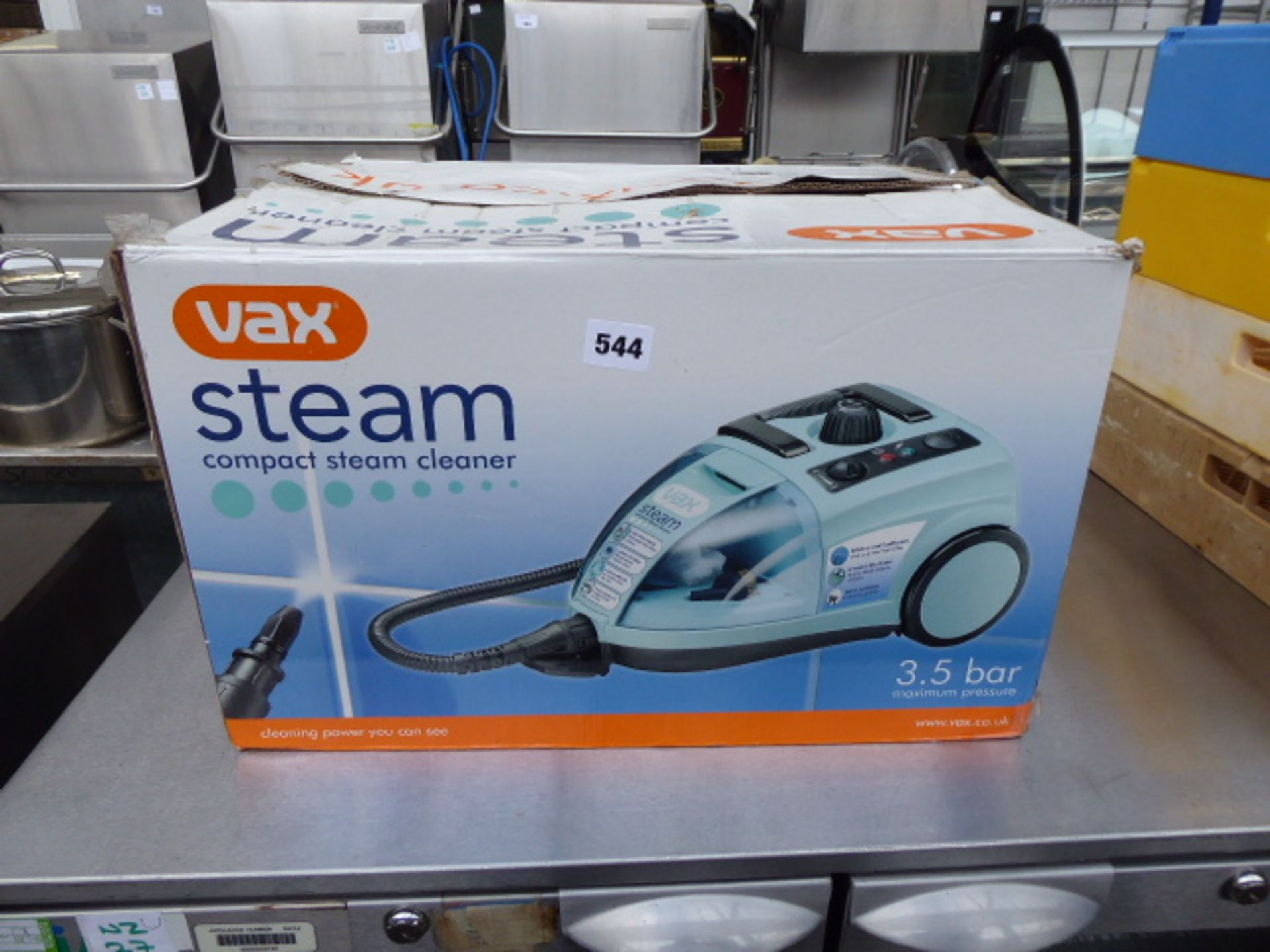 Vax steam cleaner, boxed (175)